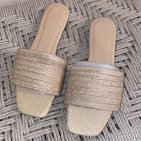 Nude sandals - Picture 2 of 2